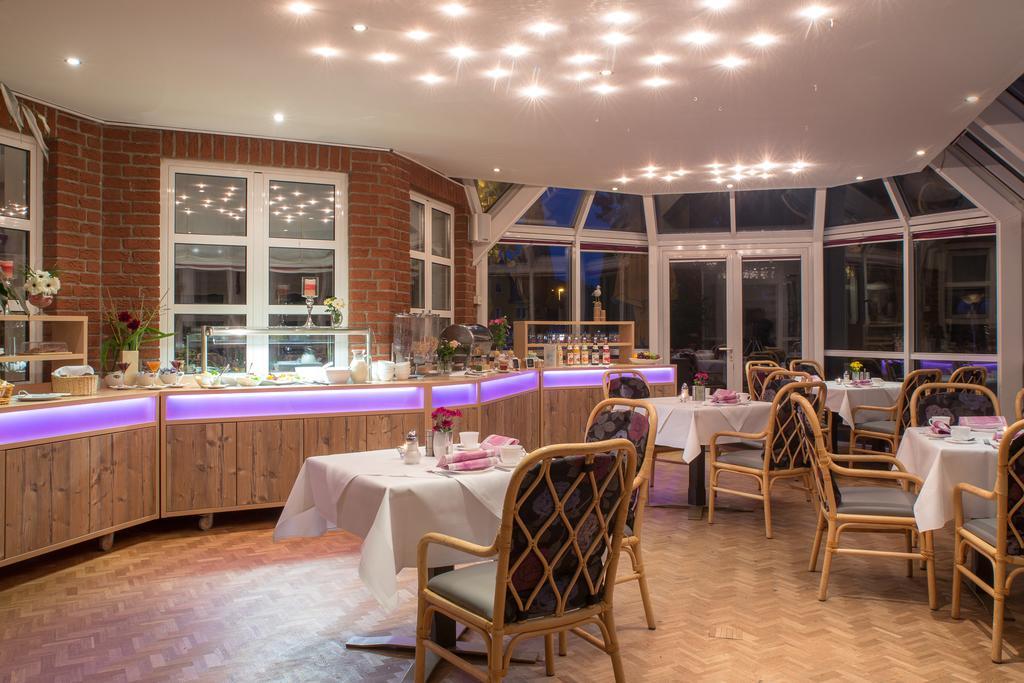 Hotel Weide Satow Екстериор снимка
