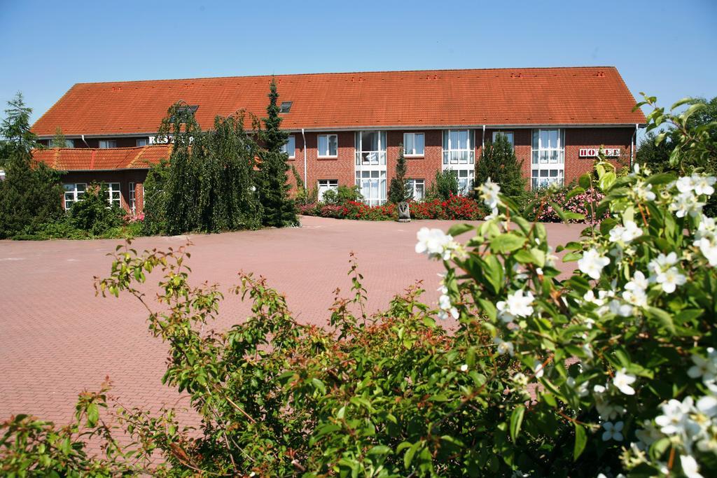 Hotel Weide Satow Екстериор снимка