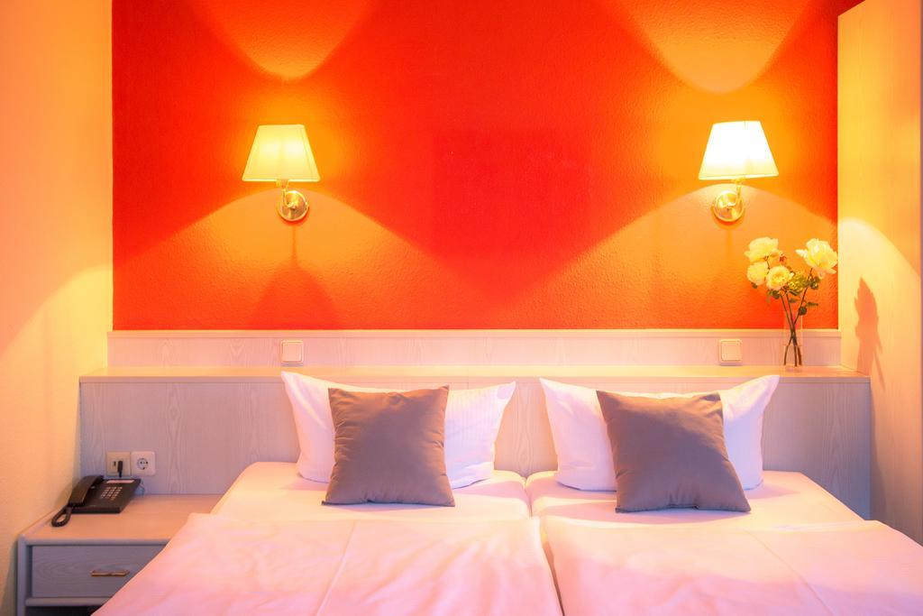 Hotel Weide Satow Стая снимка